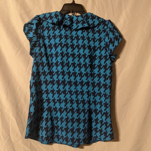 Button down blouse - Picture 2 of 5